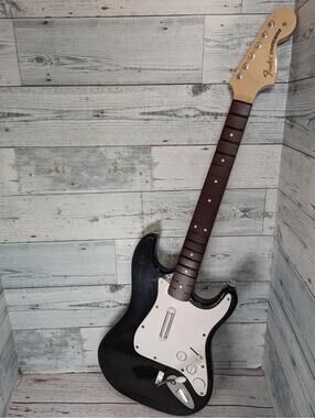 Sony Playstation 4 PS4 Wireless Fender Stratocaster RockBand 4 Guitar 91261